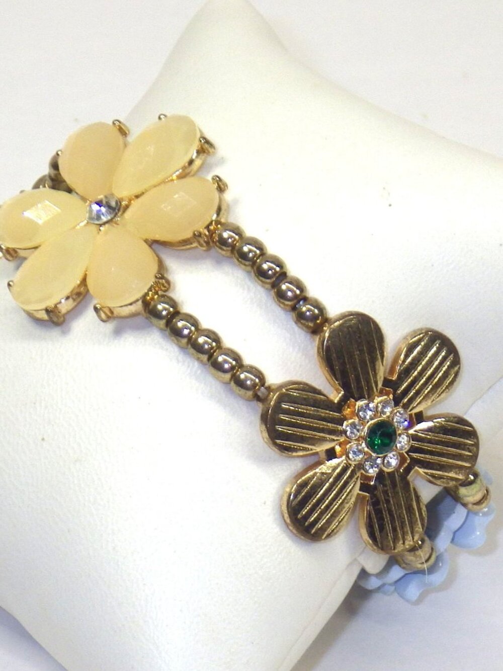Gold Tone Flower Stretch Bracelet Cottagecore Jewelry